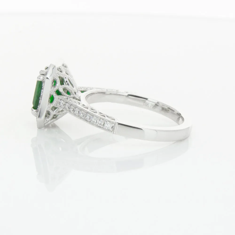 18ct White Gold Emerald & Diamond Ring