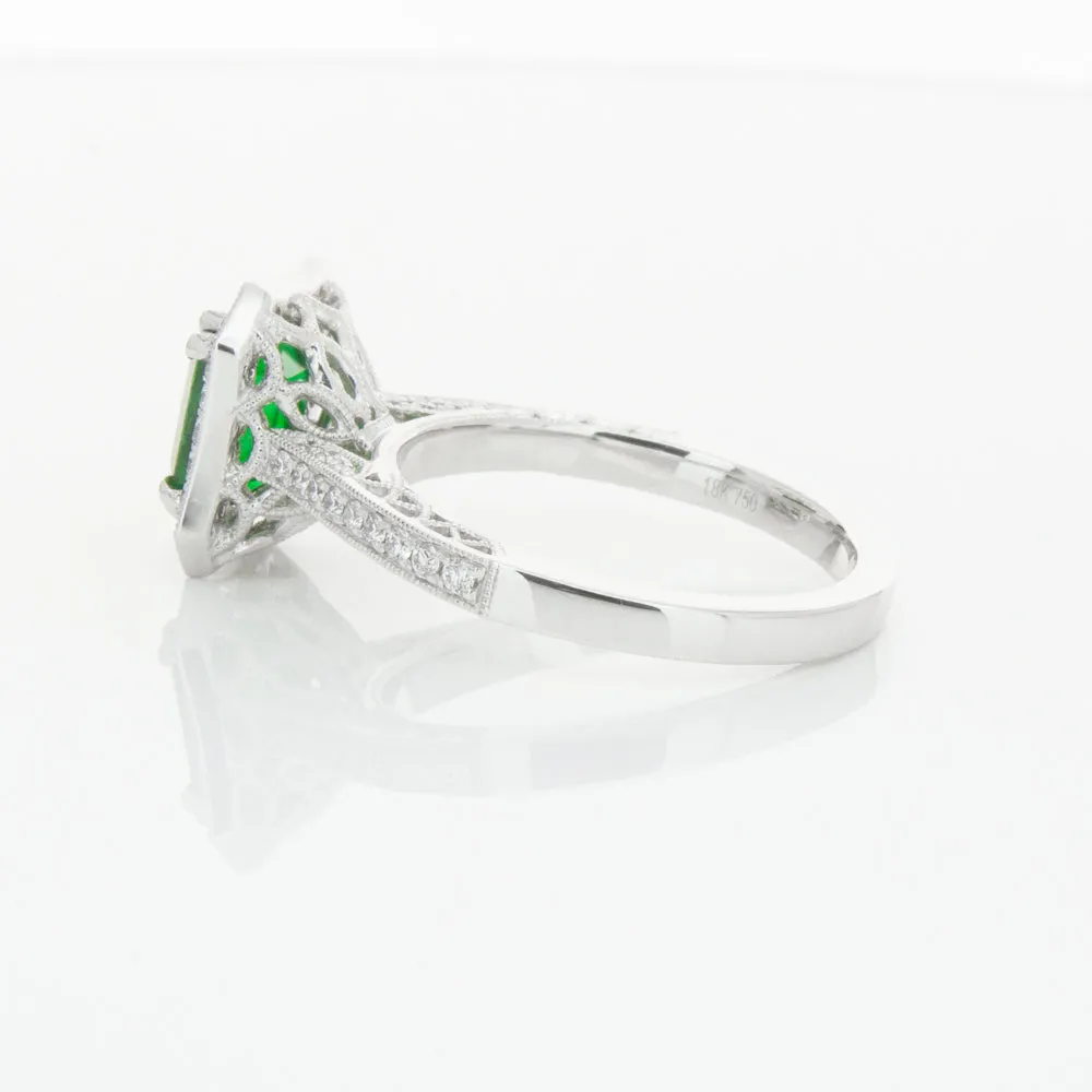 18ct White Gold Emerald & Diamond Ring