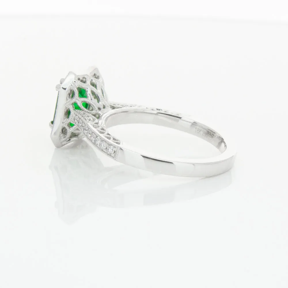 18ct White Gold Emerald & Diamond Ring