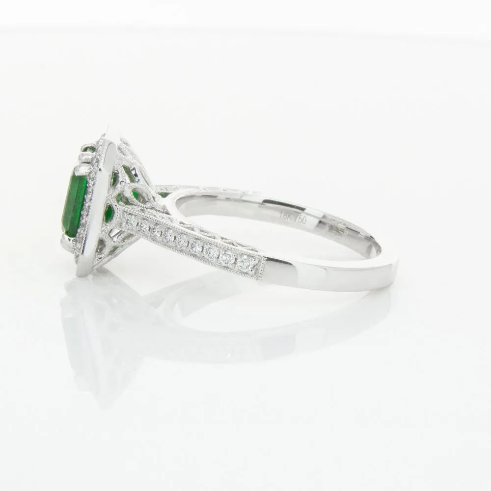18ct White Gold Emerald & Diamond Ring